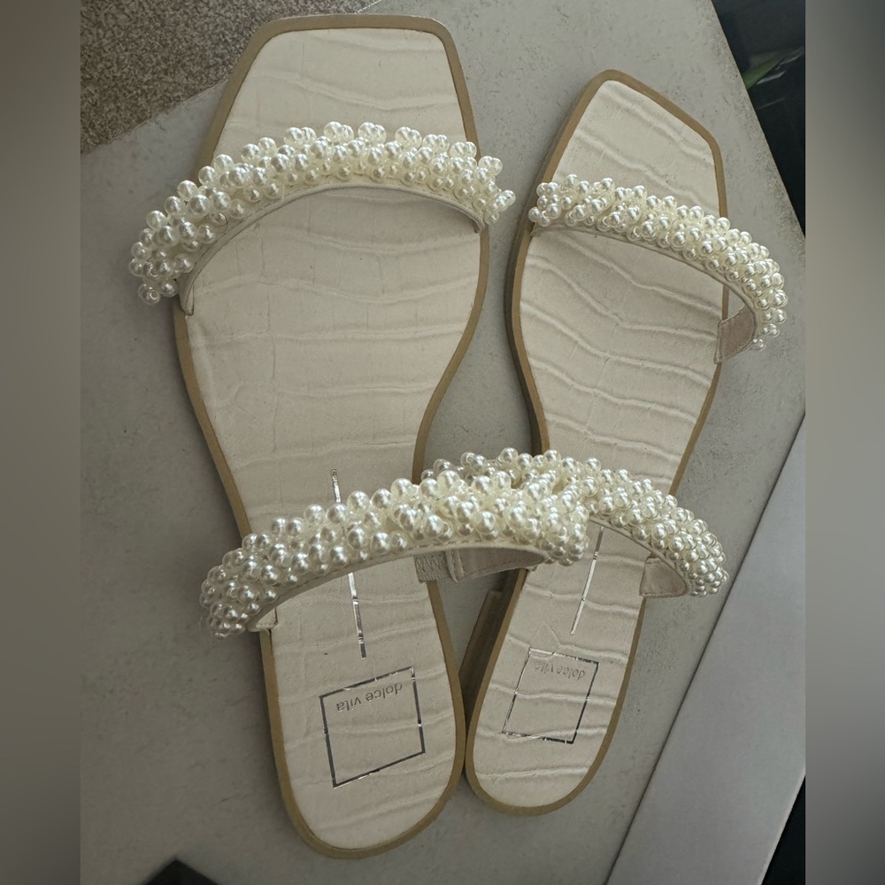 Dolce Vita Ivee vanilla pearls two strap sandal size 8.5